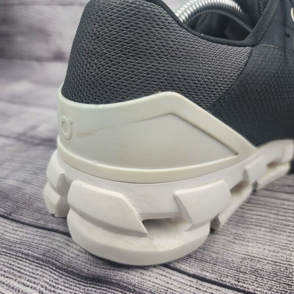 On Men’s Cloudflyer 4 Running USA Size 10 Black/White 71.98677 - Picture 7 of 11
